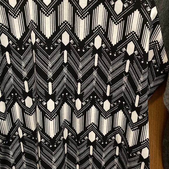 LuLaRoe Black, White and Gray Randy Baseball T-Shirt - S - Picture 4 of 4